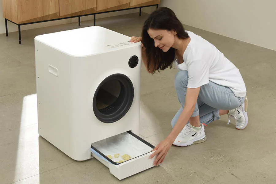 self-cleaning cat litter boxes